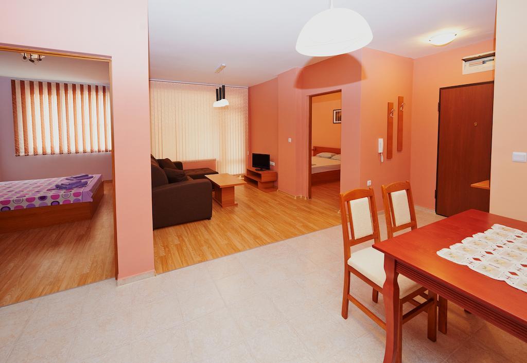 Apartments Dimitrovi Pomorie Bilik gambar